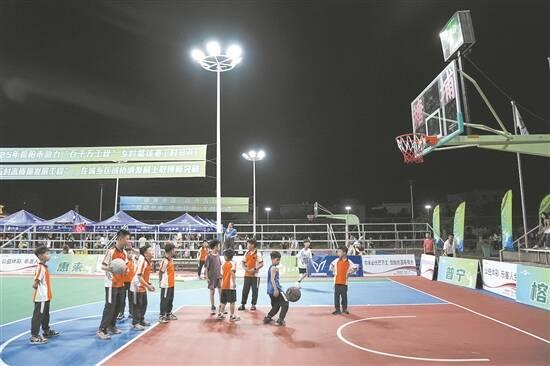 Leyu Sport下载-包含中国青少年的篮球梦想展现——走进乡村的篮球赛火热进行的词条