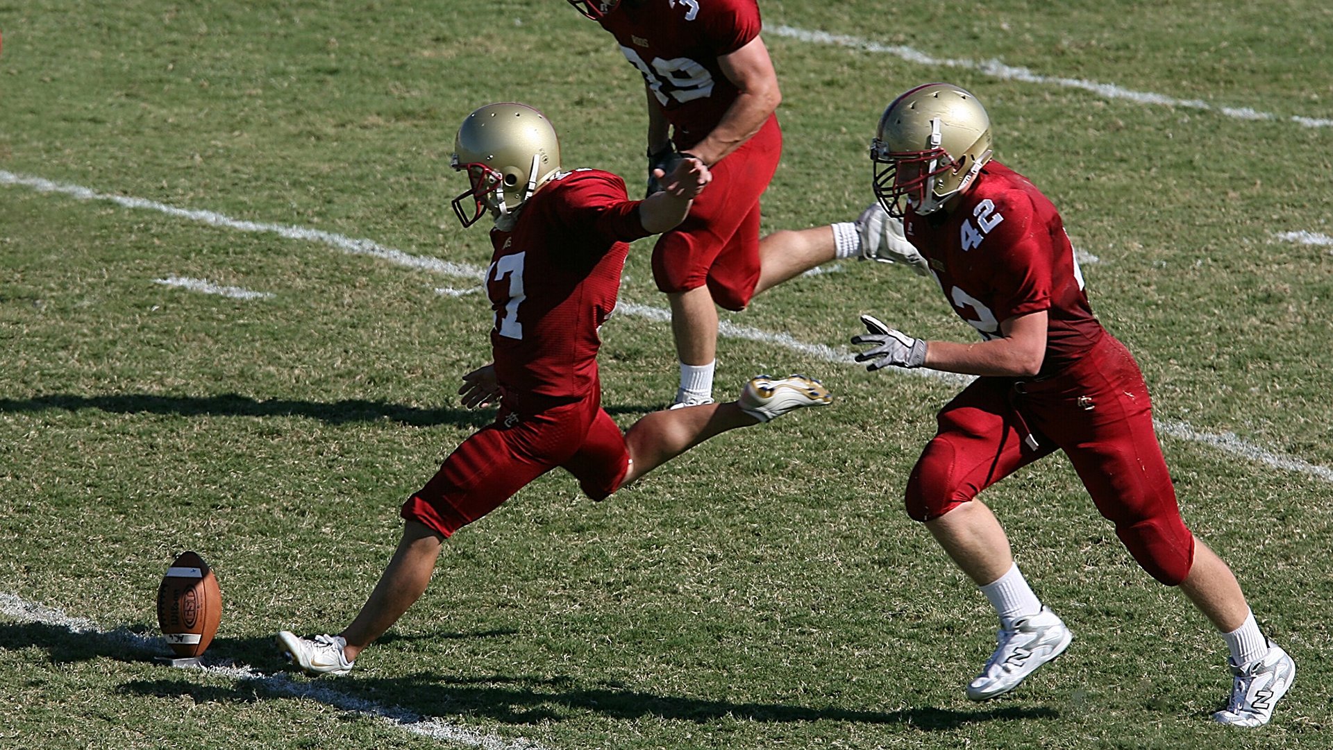 国外极限滑翔伞竞赛，空中飞翔的极限体验，国外滑翔伞哪里好玩